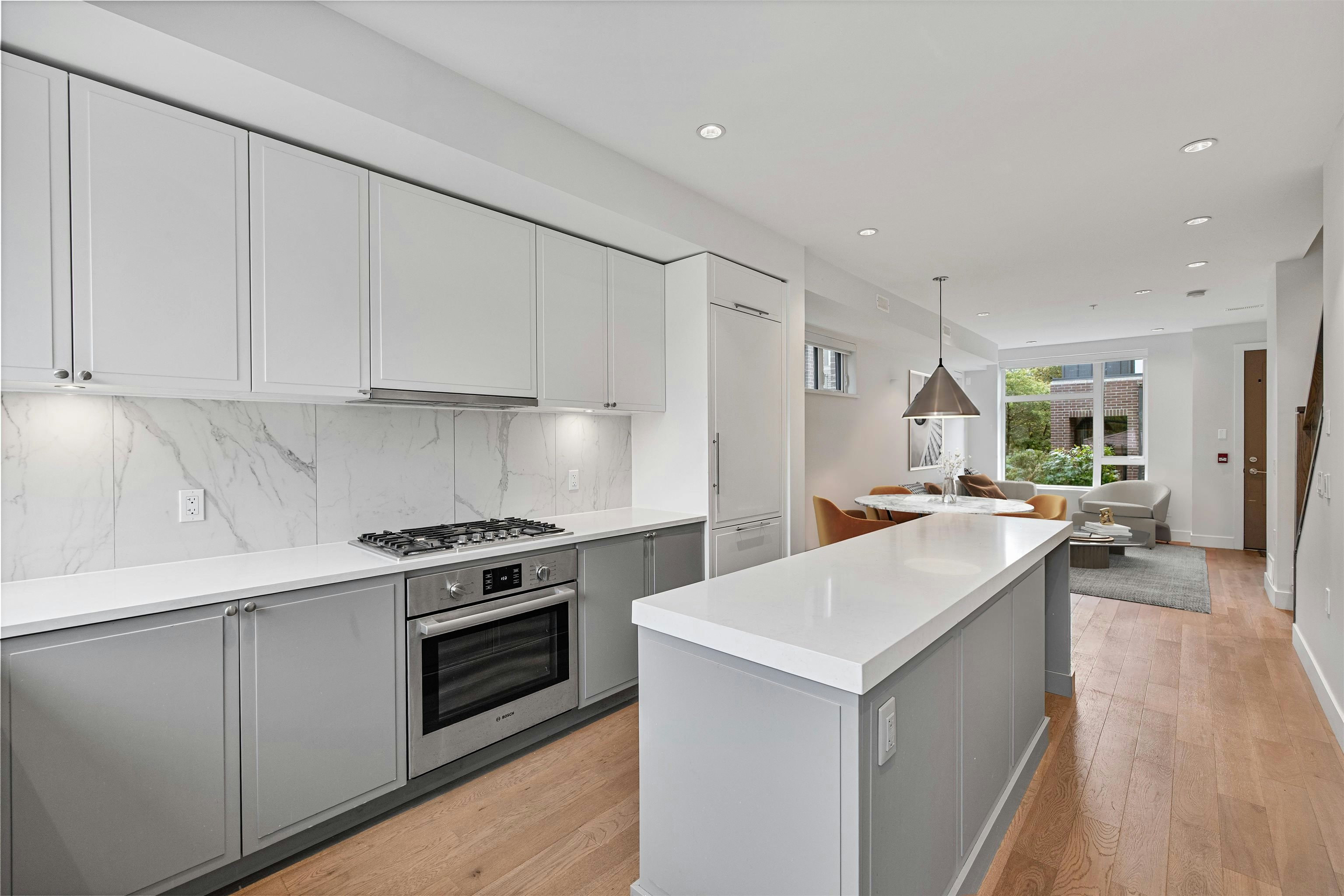 7615 Yukon Street, Vancouver, BC, V5X 2Y4 - 9