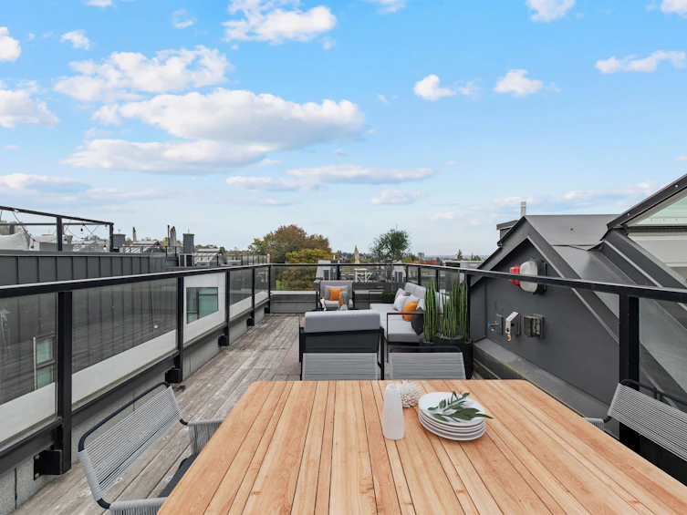 7615 Yukon Street, Vancouver, BC, V5X 2Y4 - 3