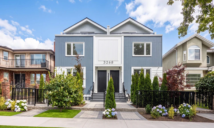 1-3268 E 18 Avenue