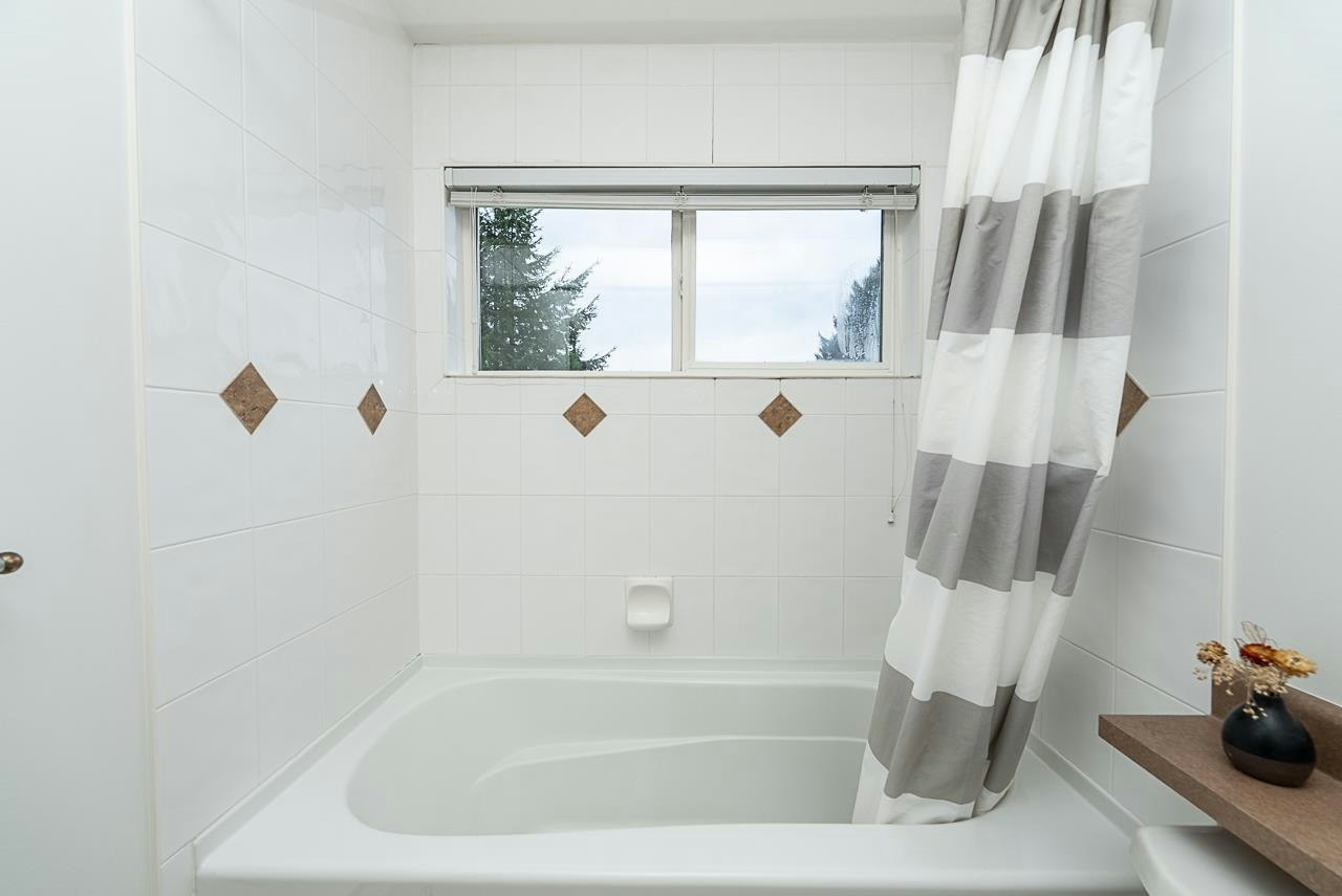 302-128 W 21st Street, North Vancouver, BC, V7M 1Y9 - 23