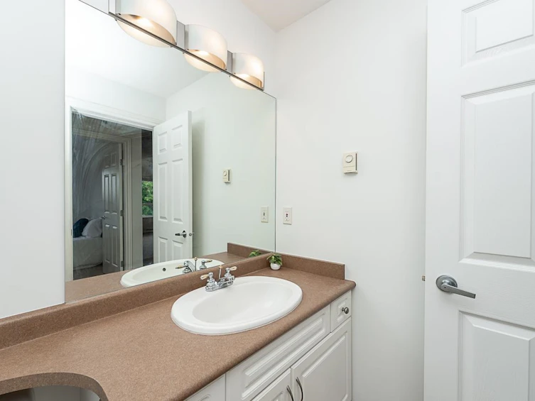 302-128 W 21st Street, North Vancouver, BC, V7M 1Y9 - 24