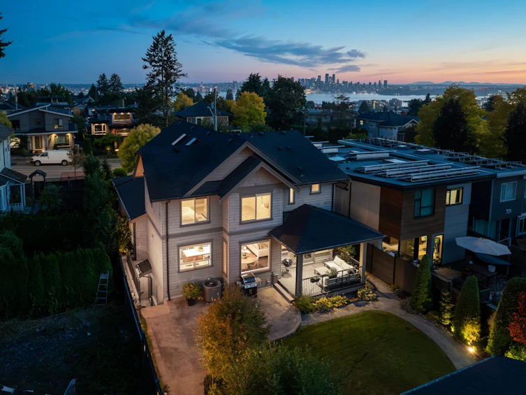 358 W 15th Street, North Vancouver, BC, V7M 1S5 - 38
