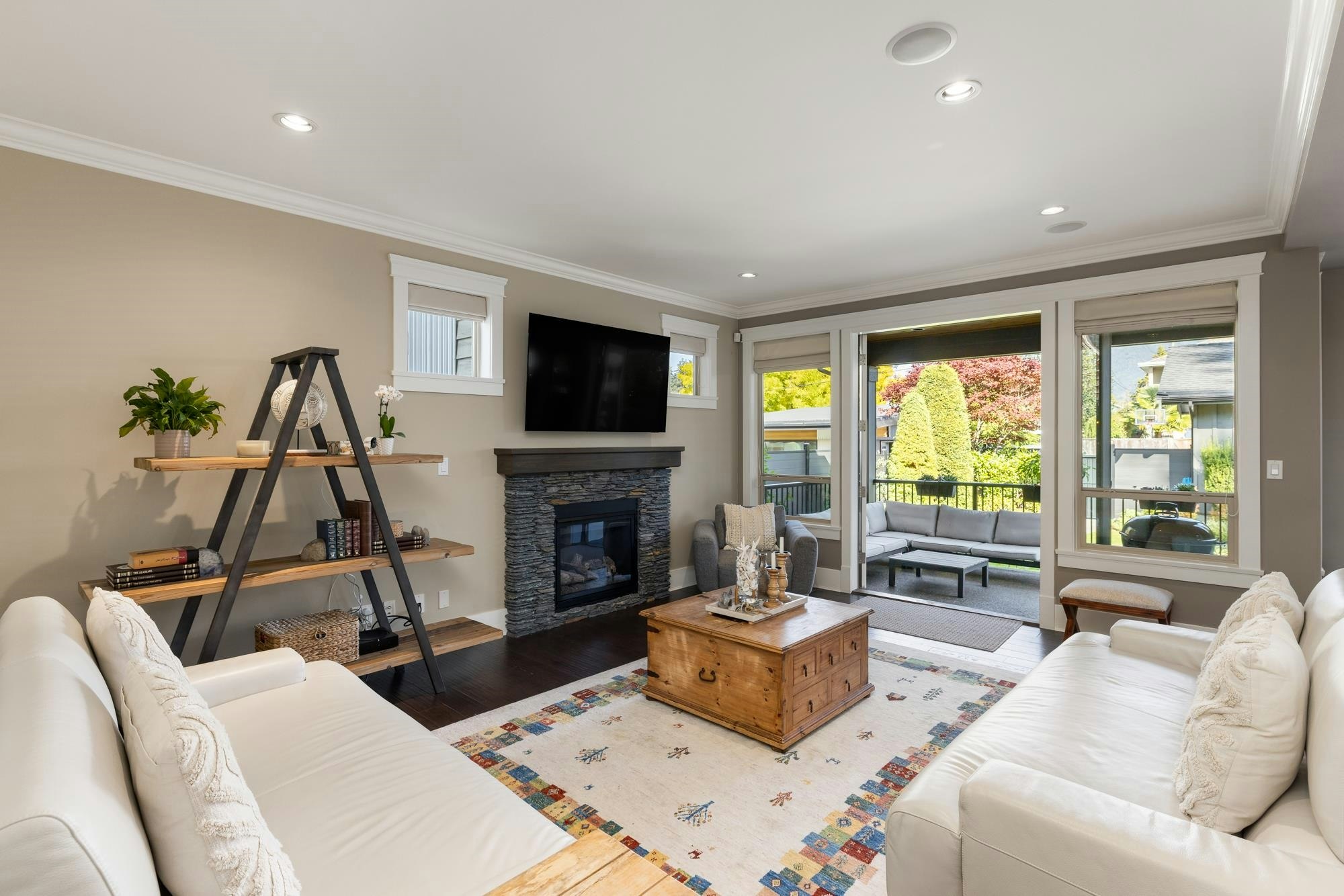 358 W 15th Street, North Vancouver, BC, V7M 1S5 - 18