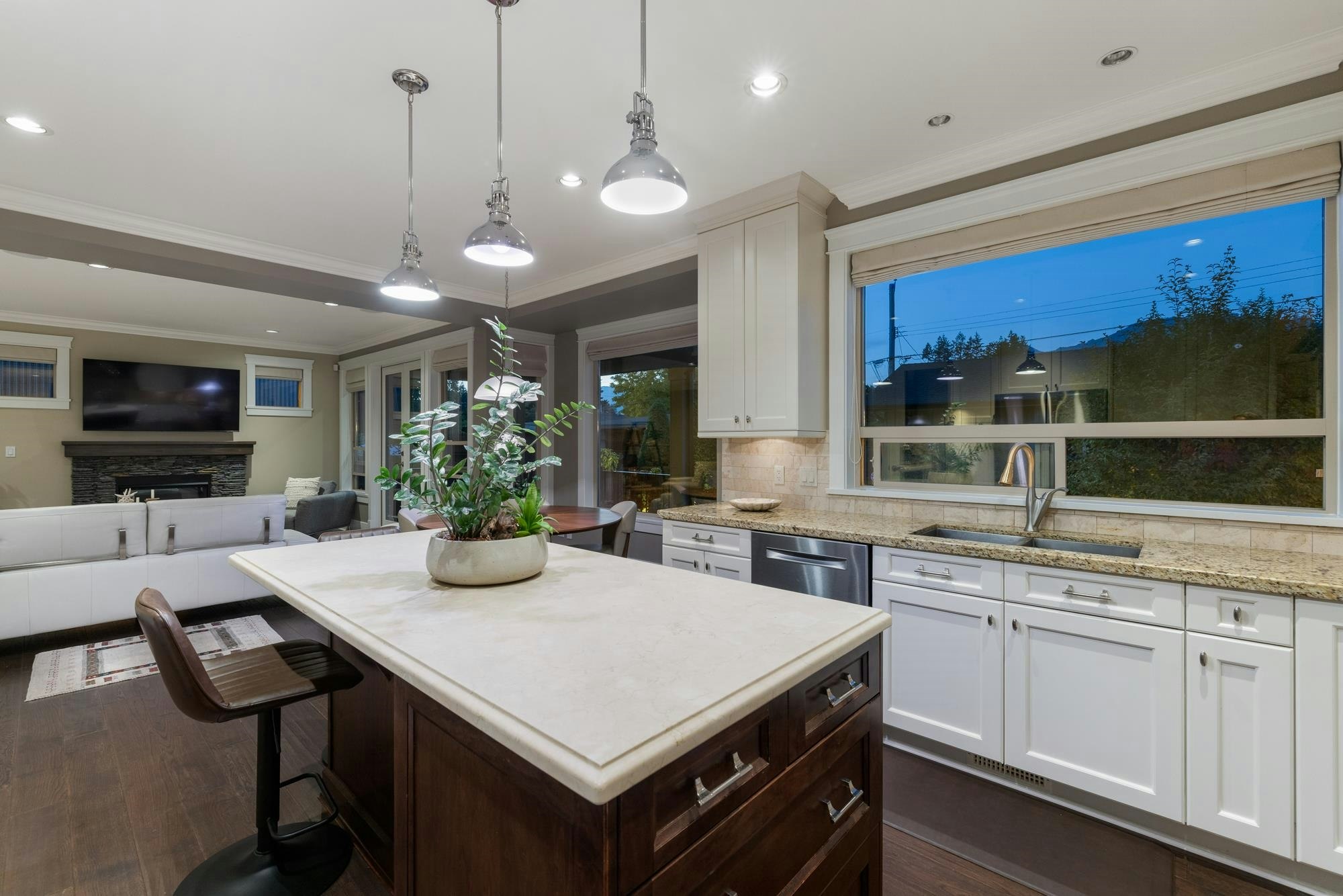 358 W 15th Street, North Vancouver, BC, V7M 1S5 - 13