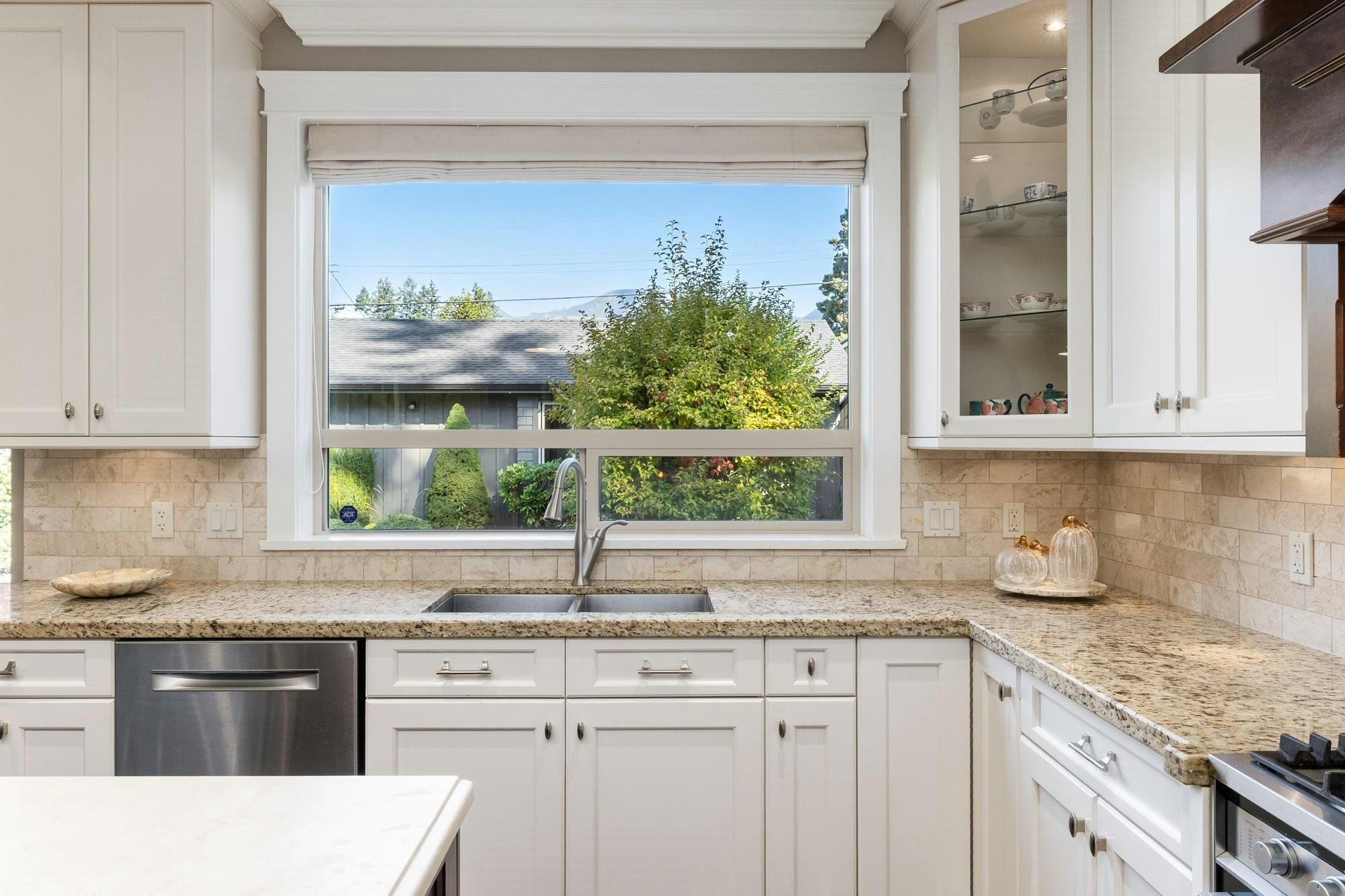 358 W 15th Street, North Vancouver, BC, V7M 1S5 - 14