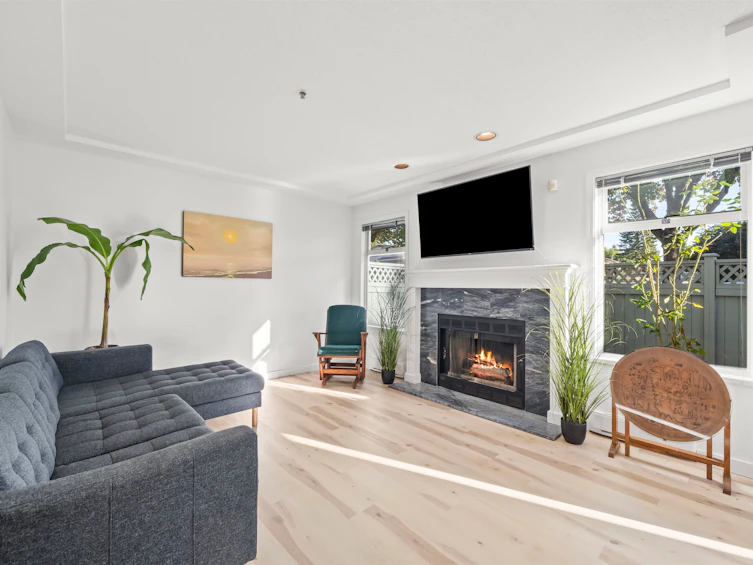1-7110 Barnet Road, Burnaby, BC, V5A 4S2