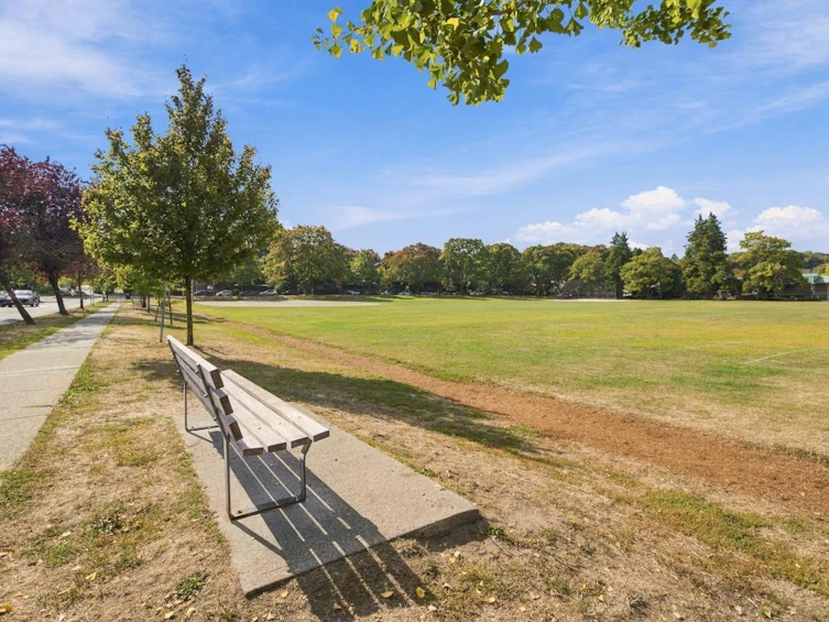 840 W 22nd Avenue, Vancouver, BC, V5Z 1Z9 - 11