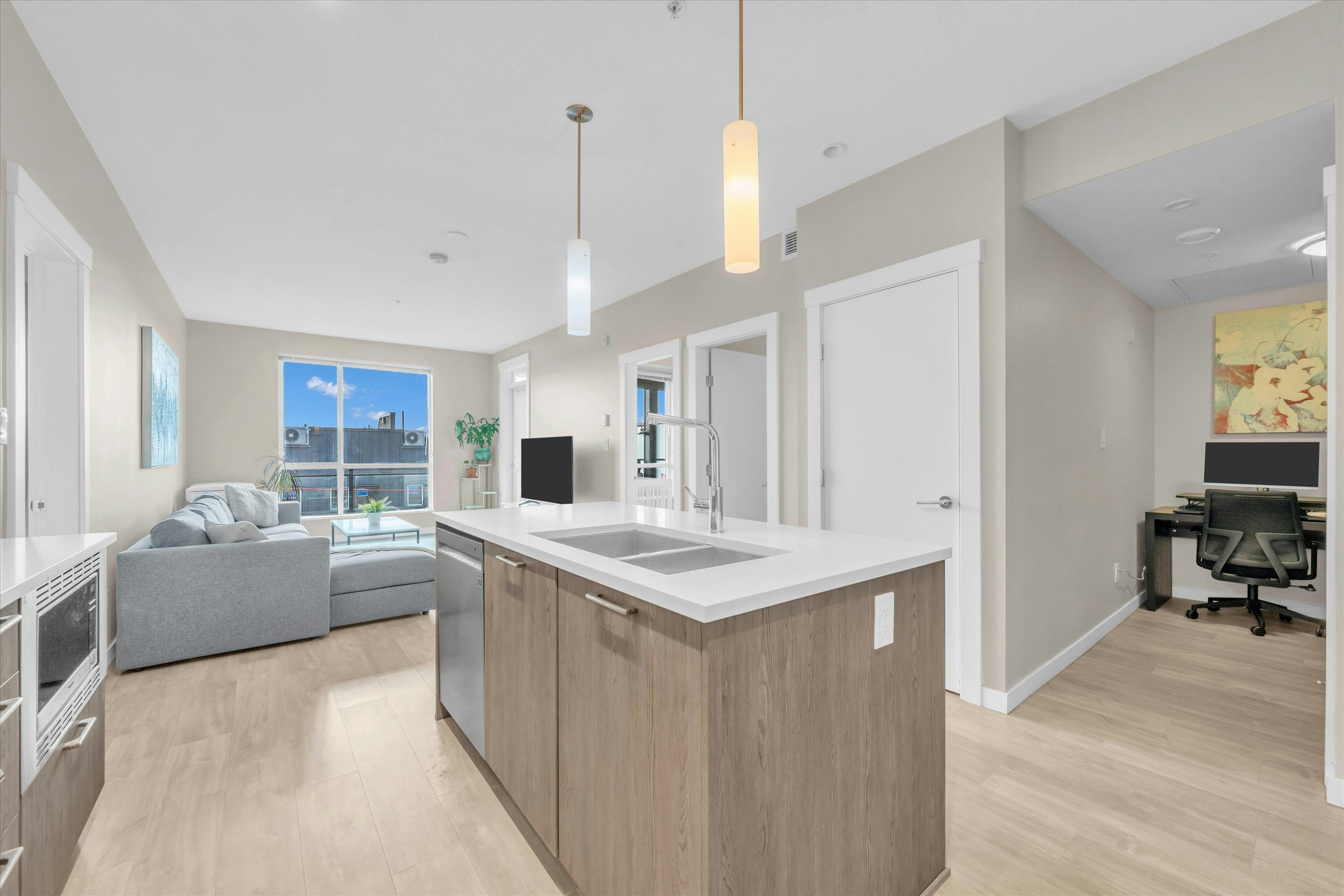 303-625 E 3rd Street - 3