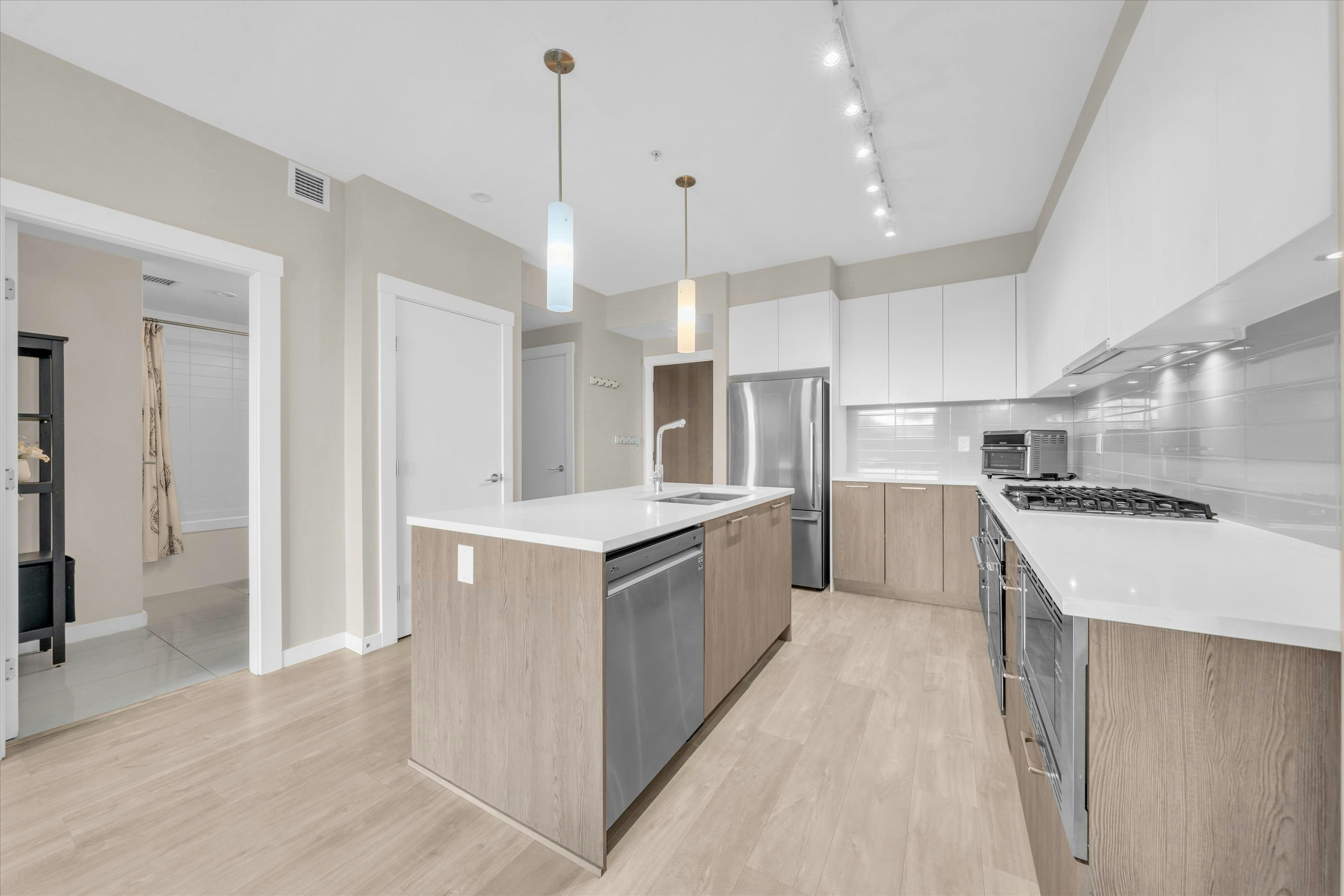303-625 E 3rd Street - 4