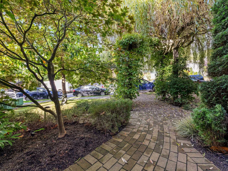 1-651 W 14th Street, North Vancouver, BC, V7M 1R3 - 2