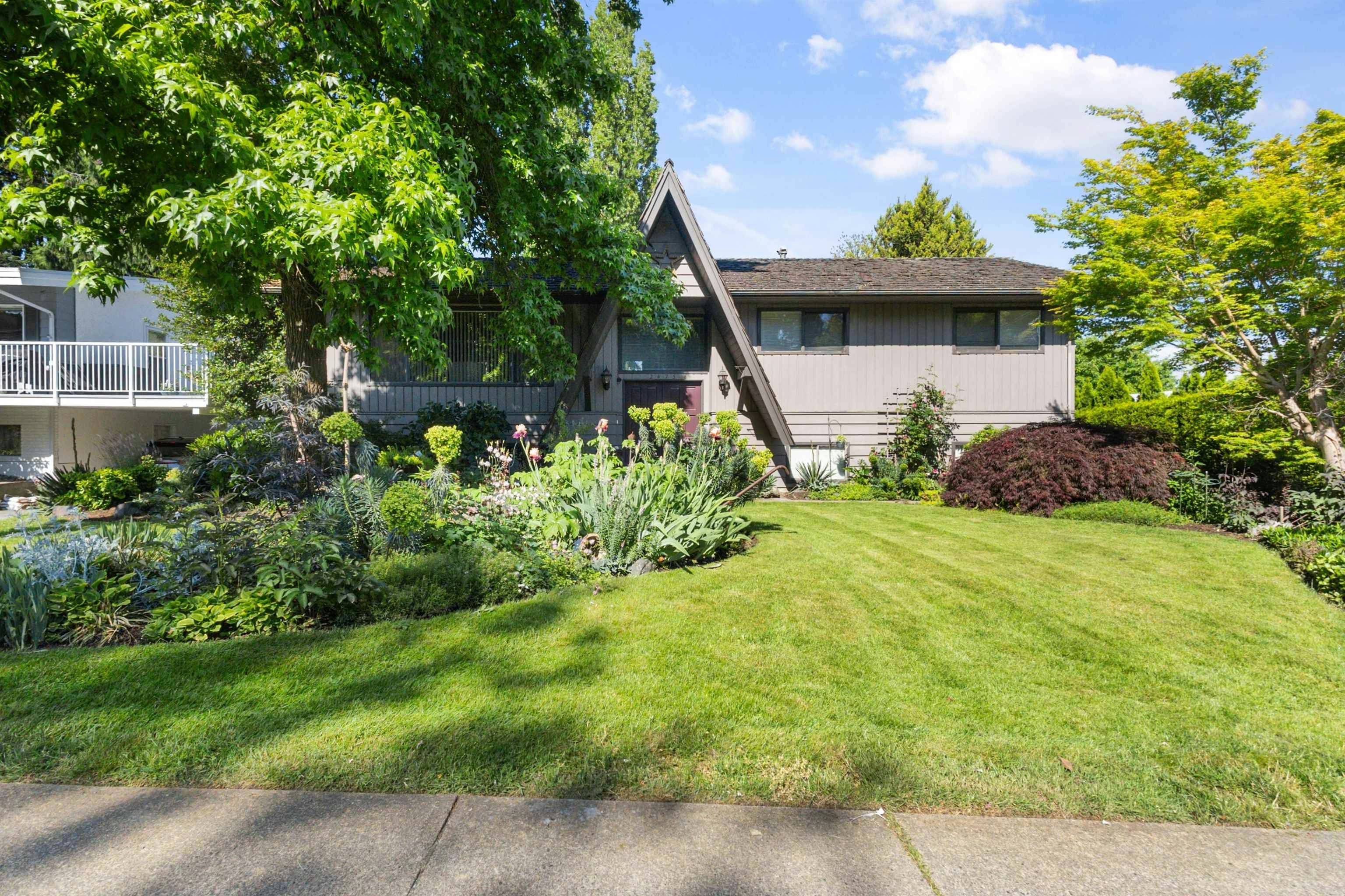 2475 Sugarpine Street, Abbotsford, BC, V2T 3M7