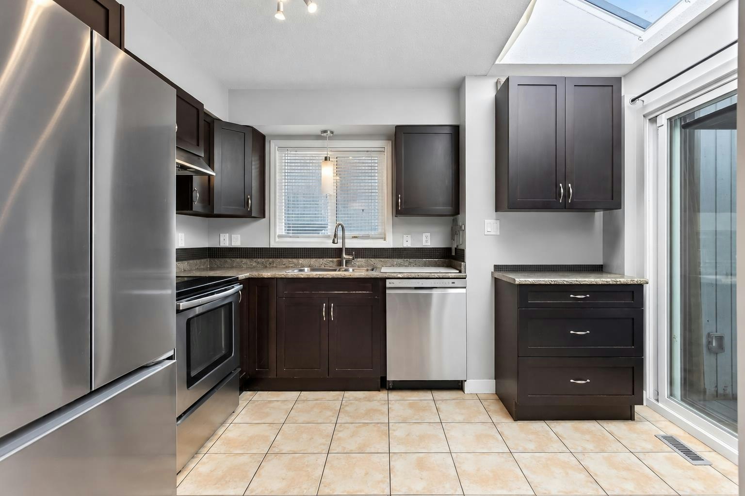 1-19022 119b Avenue, Pitt Meadows, BC, V3Y 1X5 - 5
