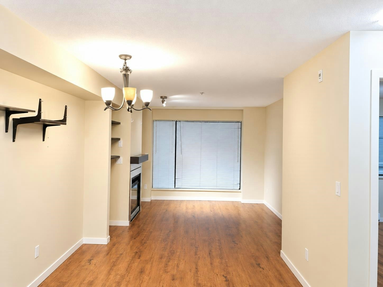 3F-10866 City Parkway, Surrey, BC, V3T 5W9 - 3