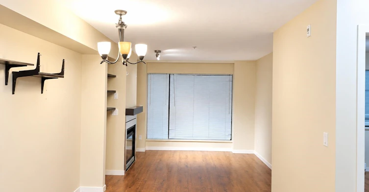 3F-10866 City Parkway, Surrey, BC, V3T 5W9 - 3