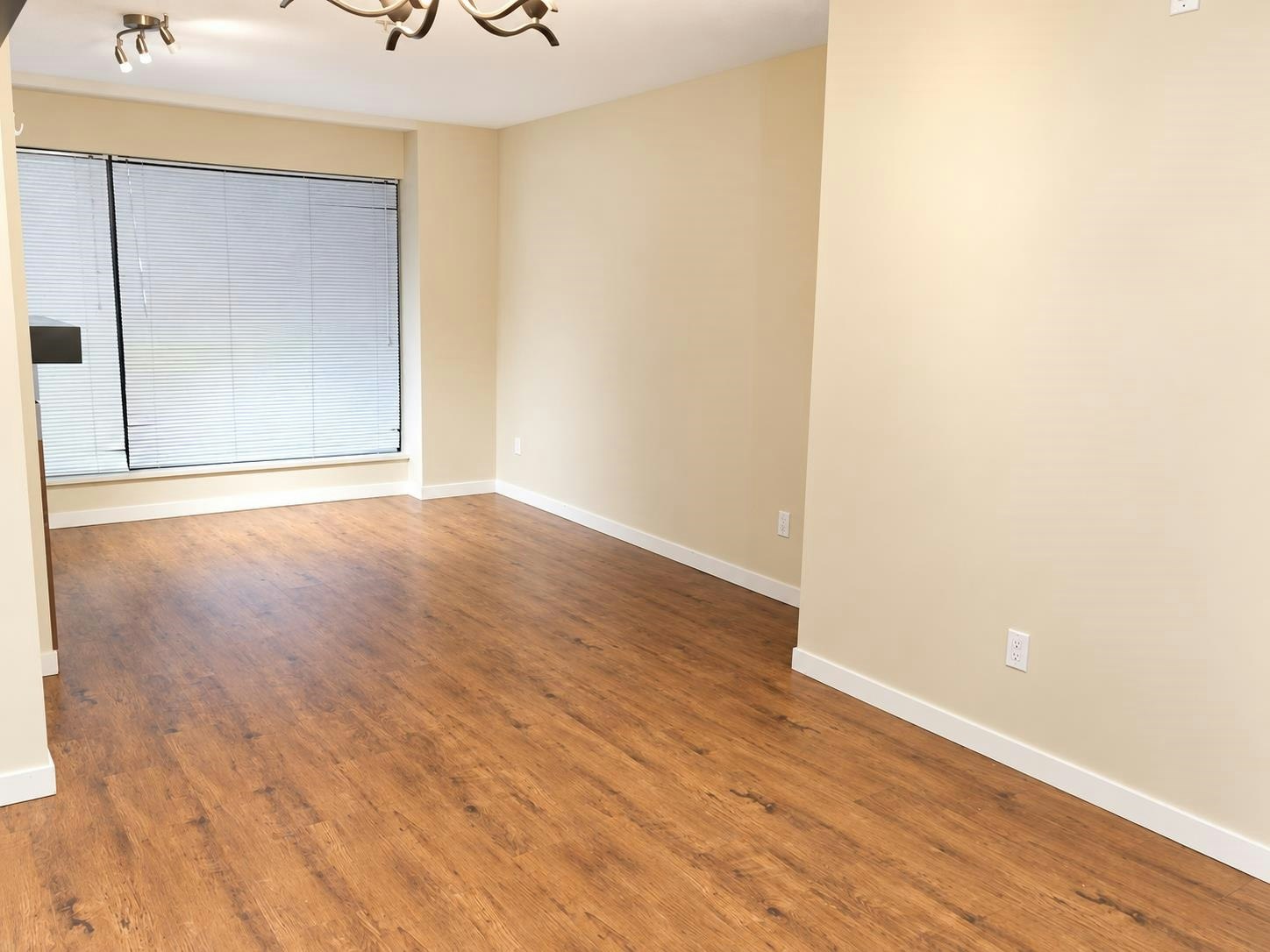 3F-10866 City Parkway, Surrey, BC, V3T 5W9 - 5