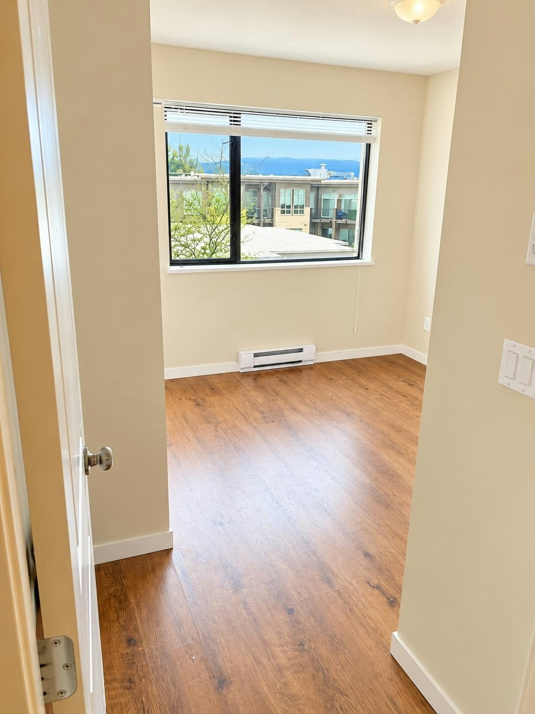 3F-10866 City Parkway, Surrey, BC, V3T 5W9 - 12