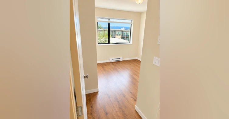 3F-10866 City Parkway, Surrey, BC, V3T 5W9 - 12