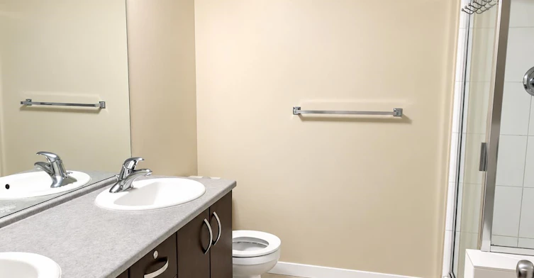 3F-10866 City Parkway, Surrey, BC, V3T 5W9 - 11