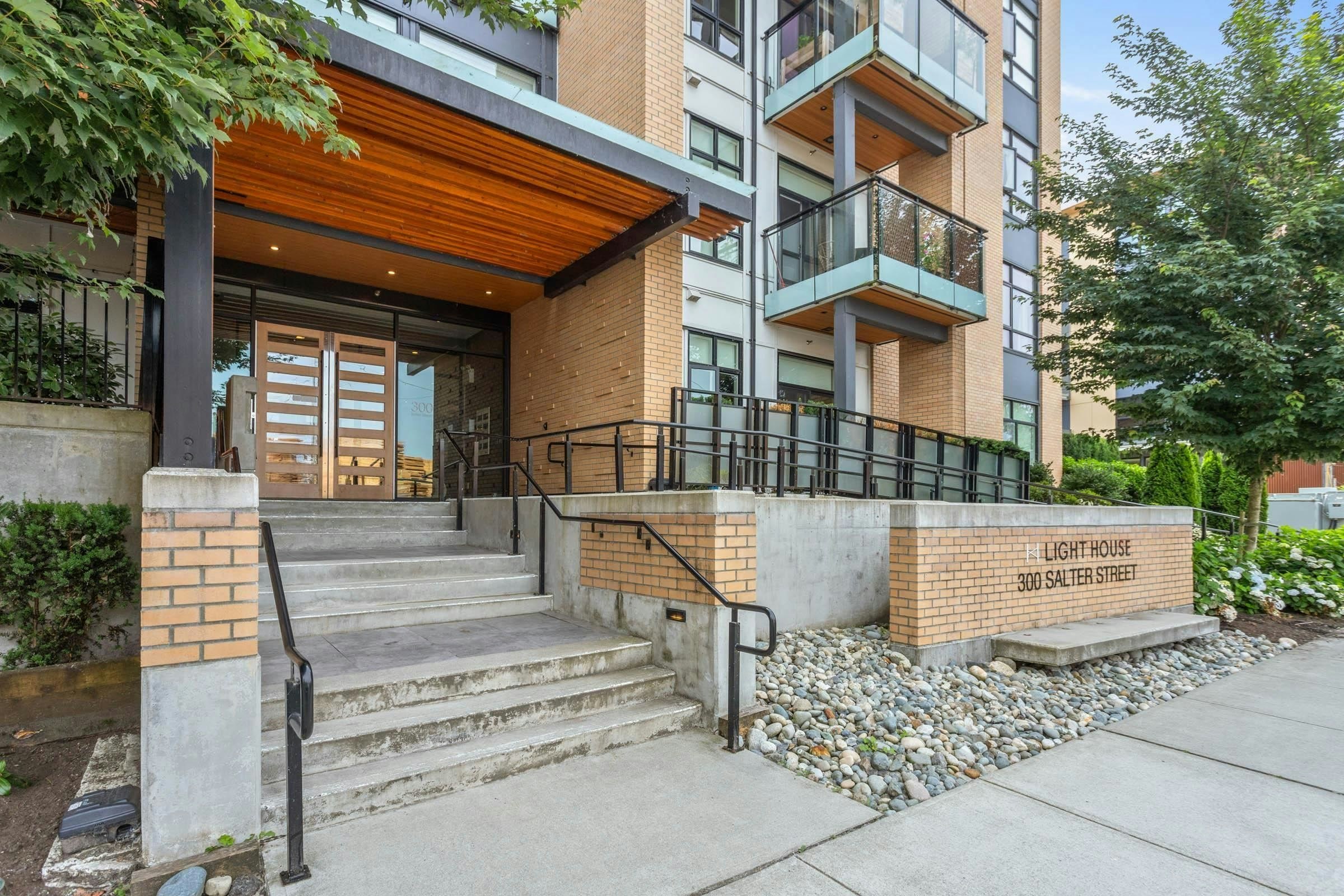 322-300 Salter Street - 2