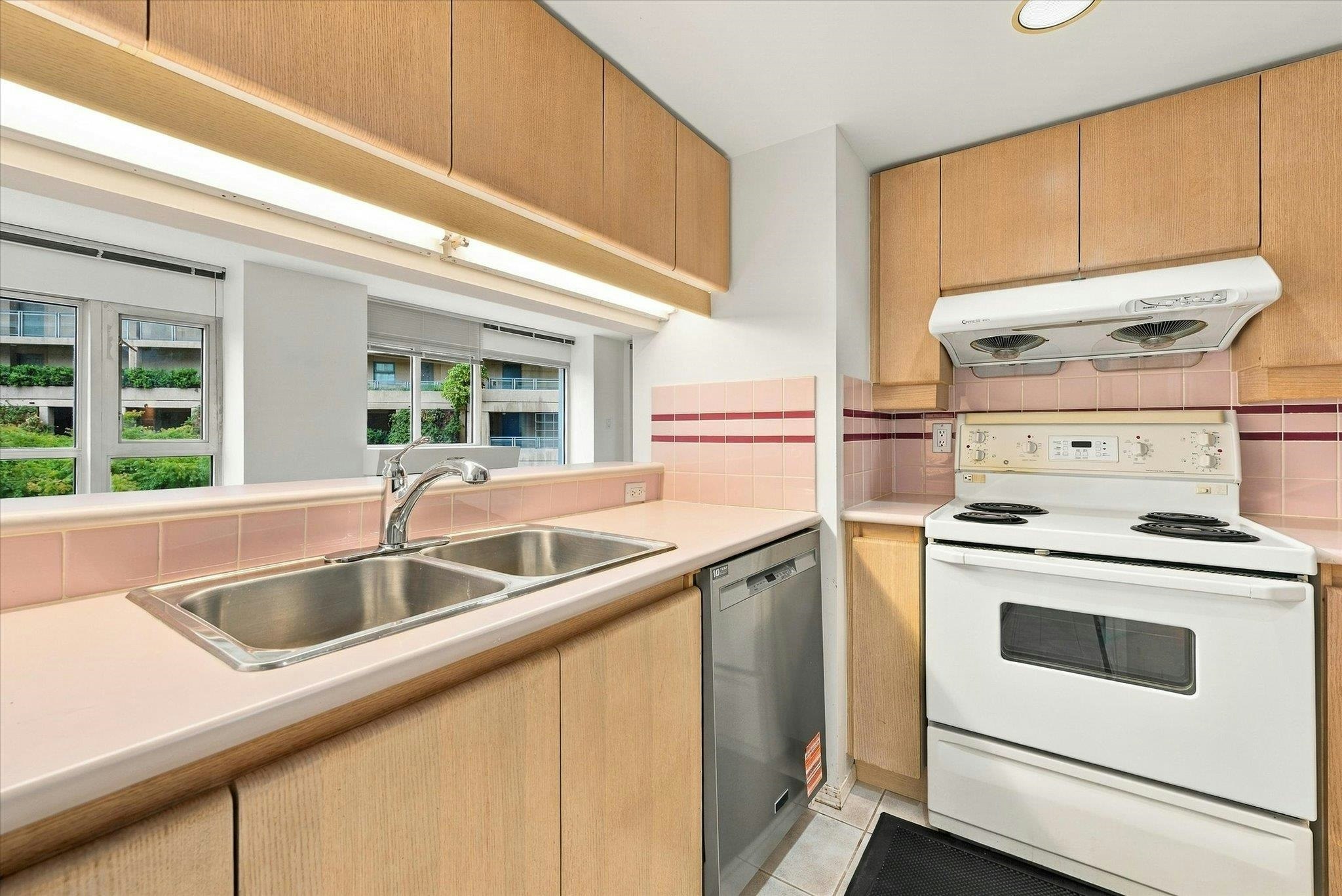 603-183 Keefer Place - 4