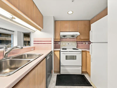 603-183 Keefer Place - 3