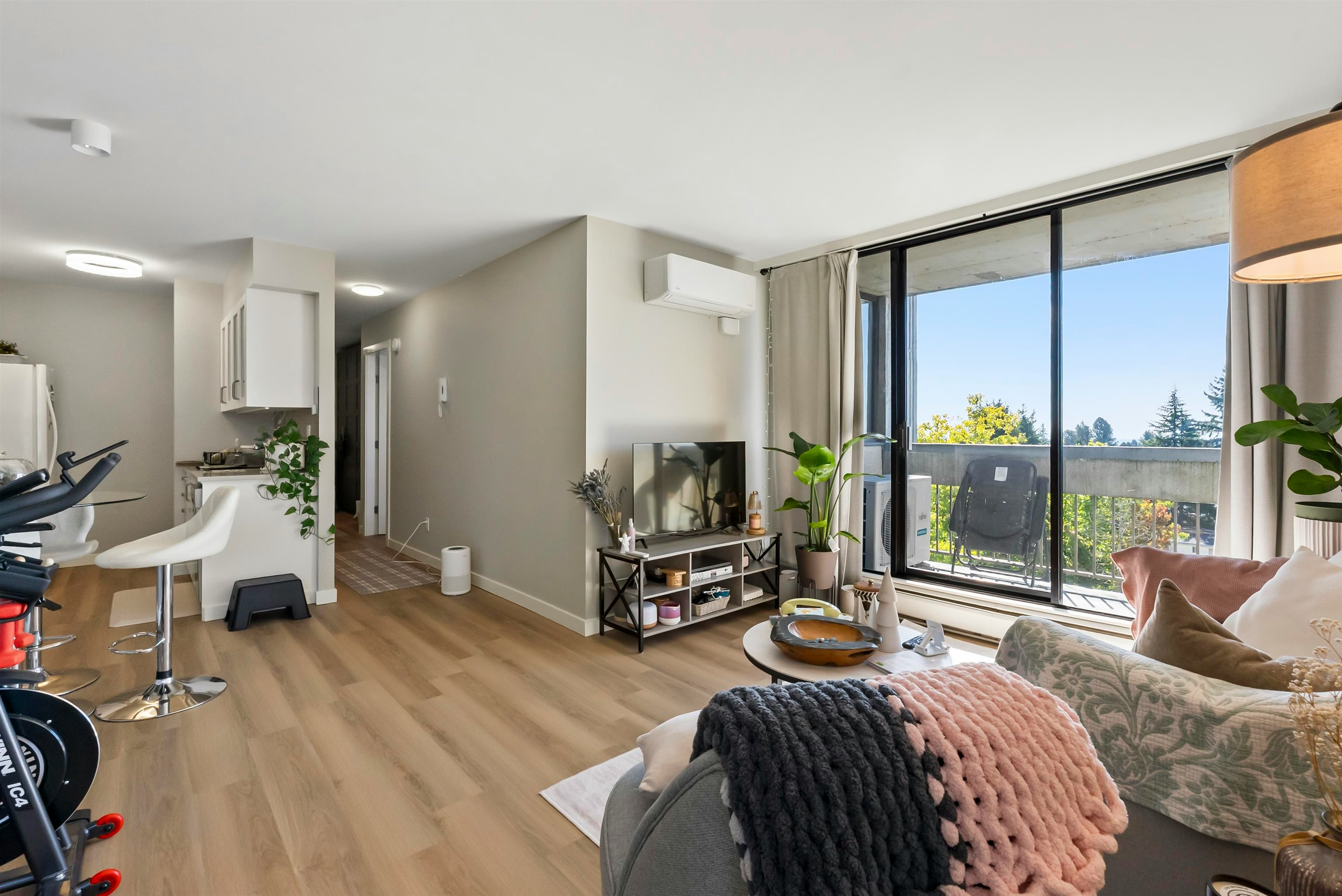 706-6759 Willingdon Avenue - 4