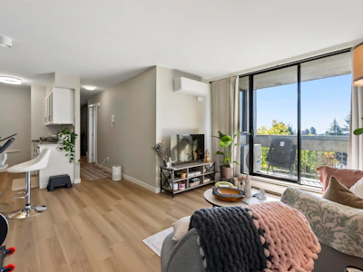706-6759 Willingdon Avenue - 4