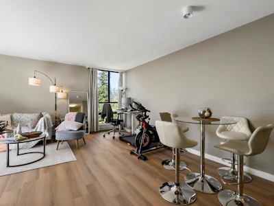 706-6759 Willingdon Avenue - 5