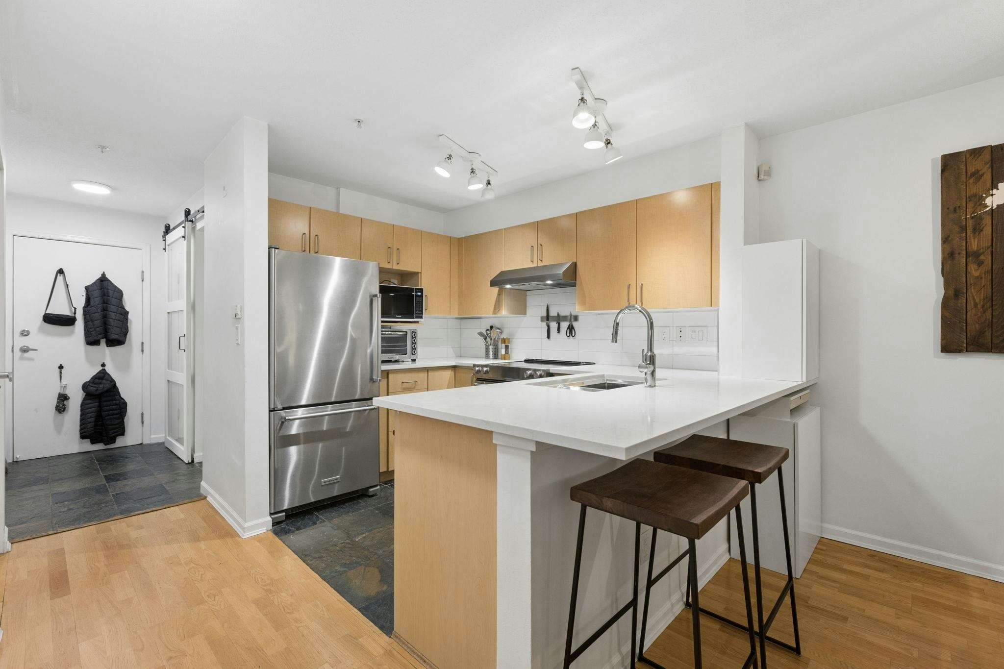 112-147 E 1st, North Vancouver, BC, V7L 1B2 - 8