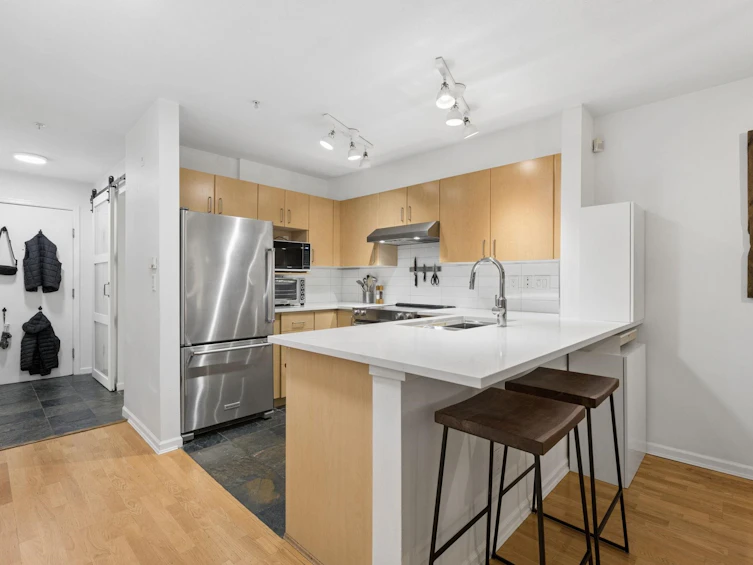 112-147 E 1st, North Vancouver, BC, V7L 1B2 - 8