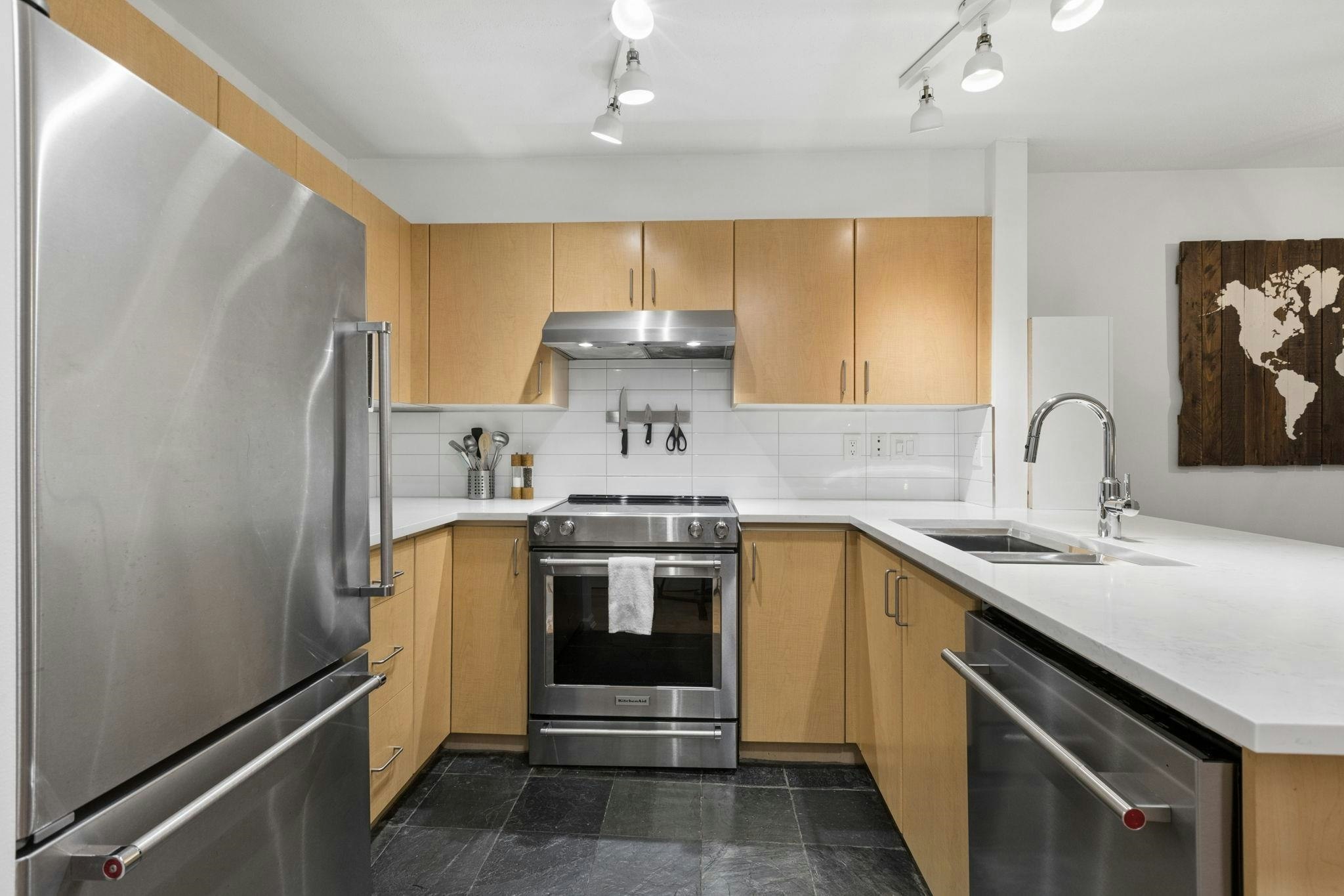 112-147 E 1st, North Vancouver, BC, V7L 1B2 - 7