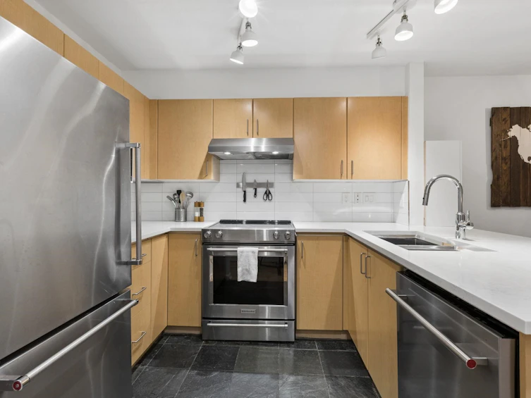 112-147 E 1st, North Vancouver, BC, V7L 1B2 - 7