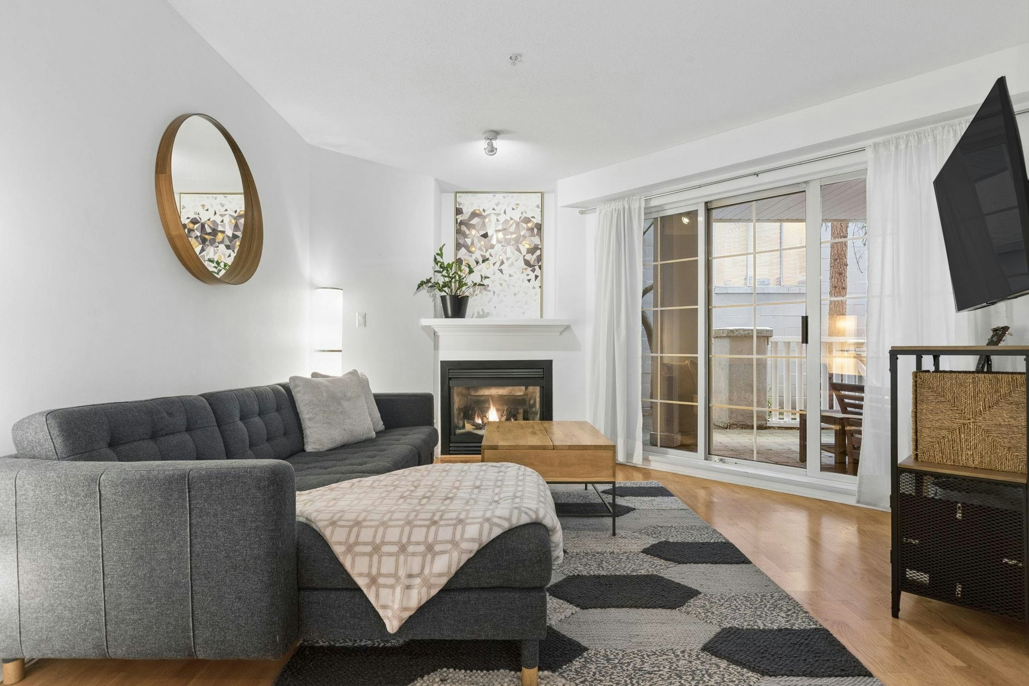 112-147 E 1st, North Vancouver, BC, V7L 1B2