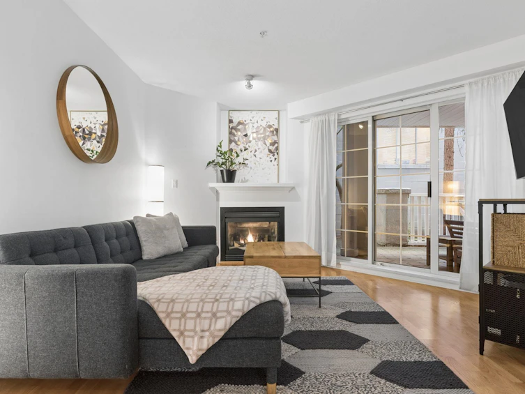 112-147 E 1st, North Vancouver, BC, V7L 1B2