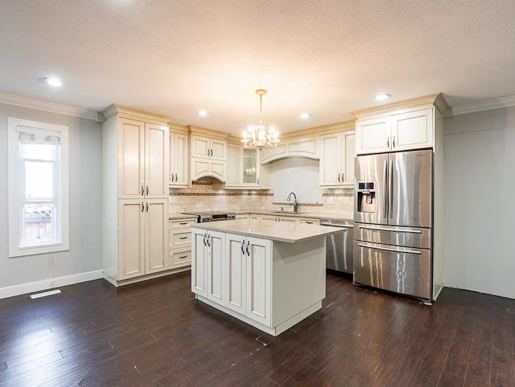 13032 61 Avenue, Surrey, BC, V3X 2H5 - 13