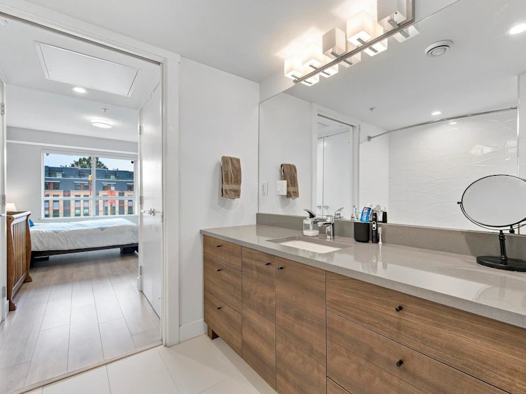 305-1519 Crown Street, North Vancouver, BC, V7J 1G6 - 24