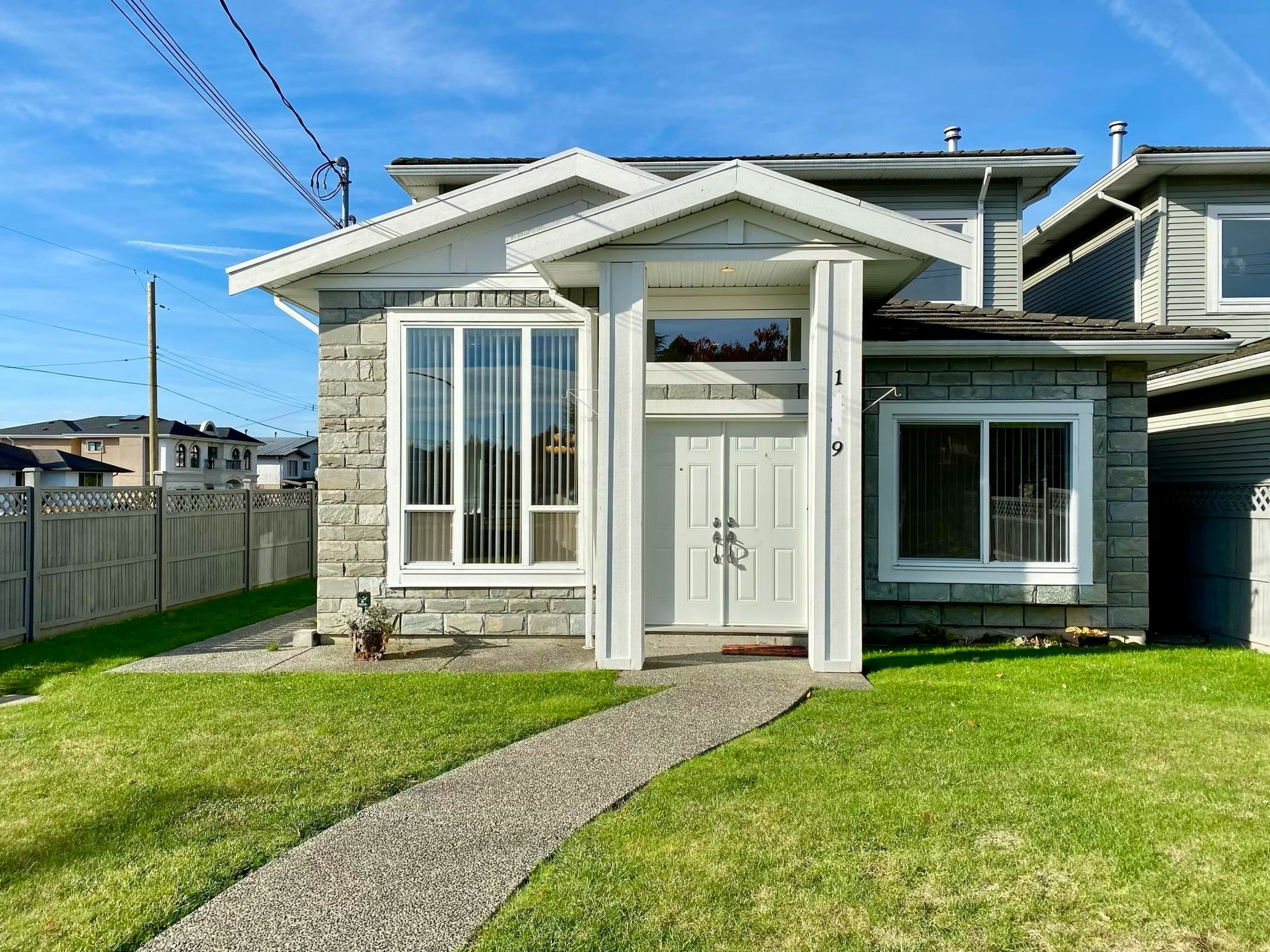 1XX9 Sperling Avenue, Burnaby, BC, V5B 4J8