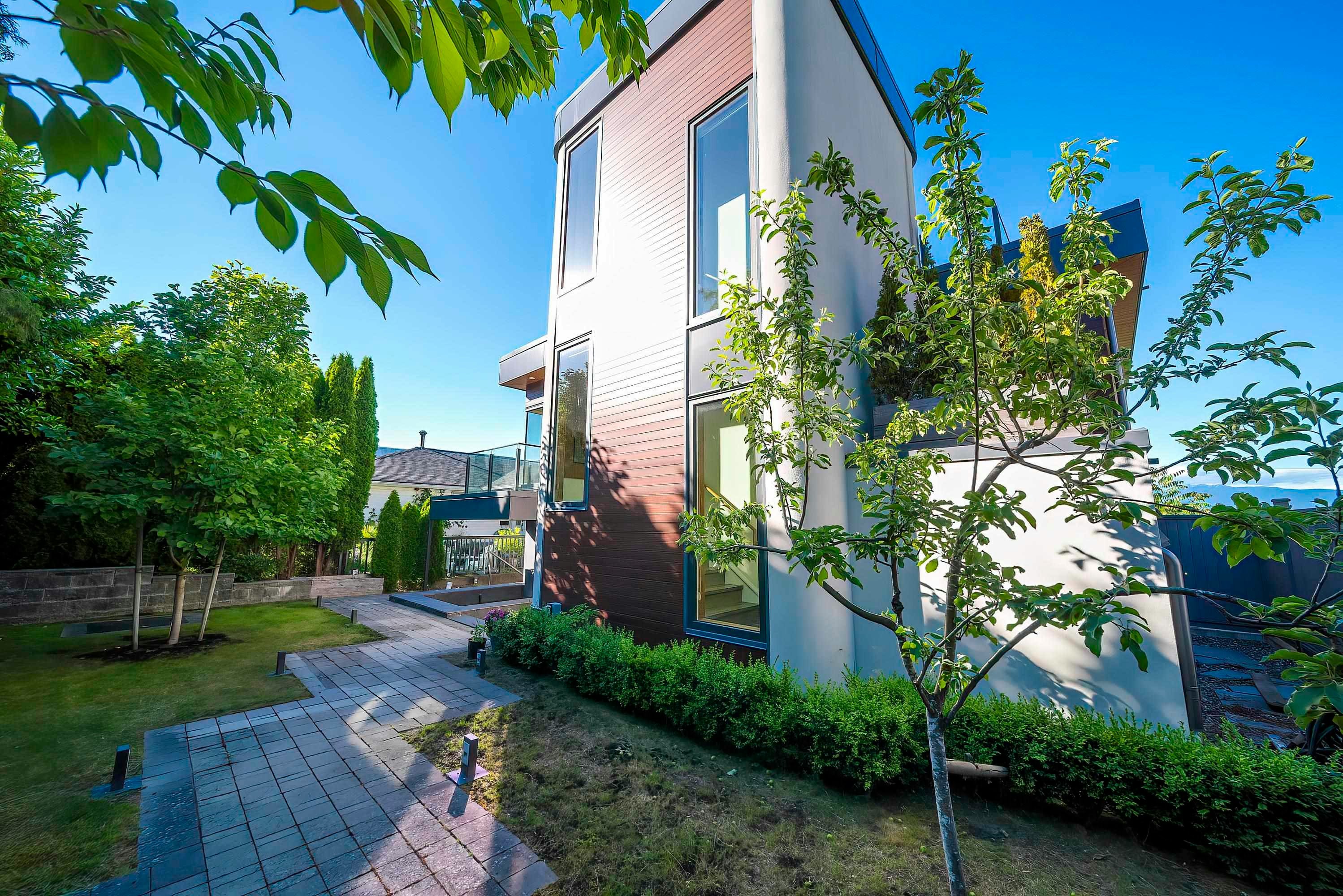 2863 W King Edward Avenue, Vancouver, BC, V6L 1V1 - 2