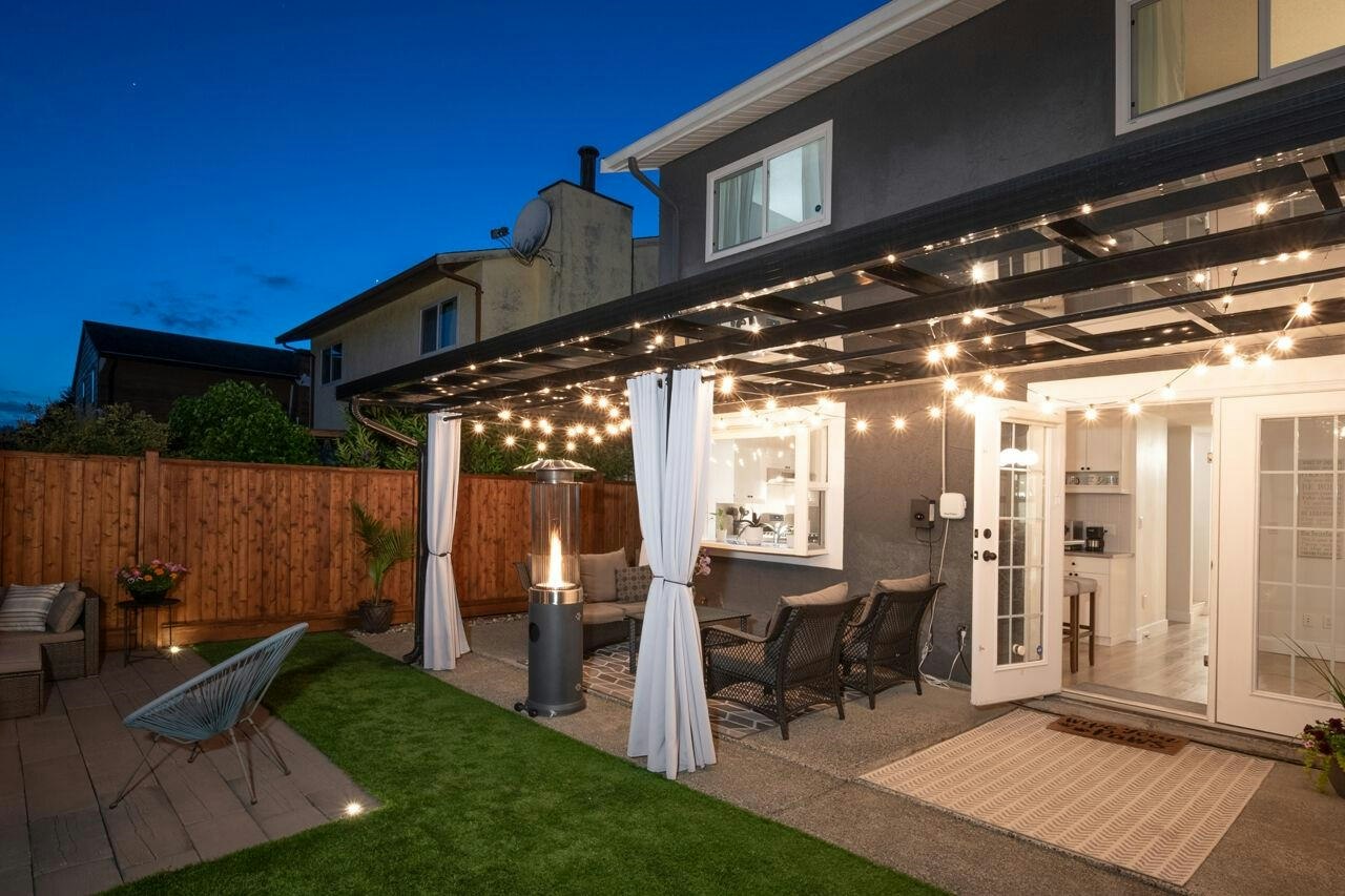 3216 Savary Avenue, Coquitlam, BC, V3E 1M3 - 32