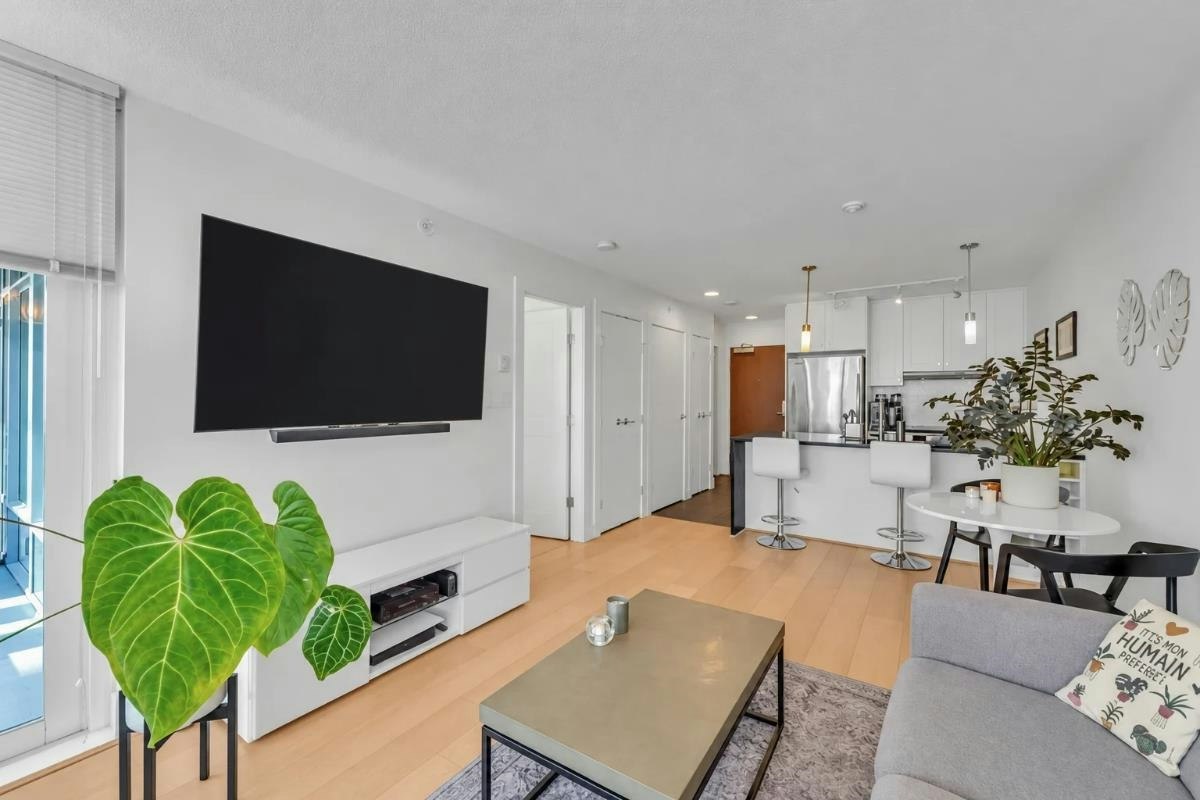 2102-888 Homer Street, Vancouver, BC, V6B 0H7 - 8
