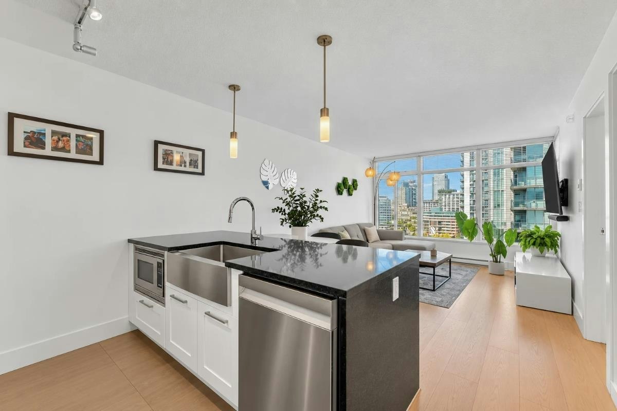 2102-888 Homer Street, Vancouver, BC, V6B 0H7 - 14