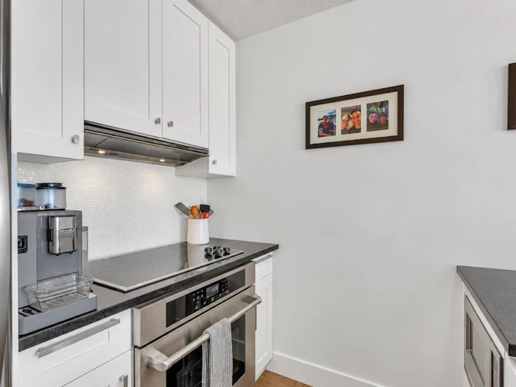 2102-888 Homer Street, Vancouver, BC, V6B 0H7 - 13