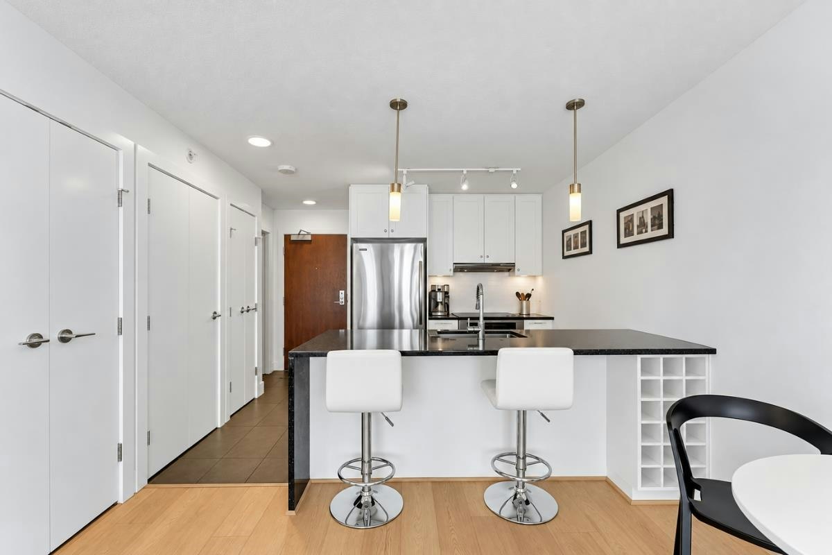 2102-888 Homer Street, Vancouver, BC, V6B 0H7 - 11
