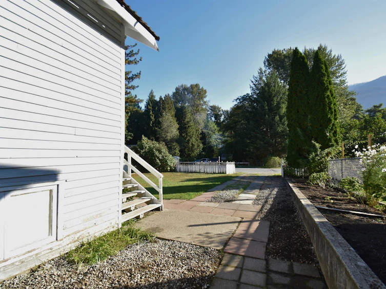 48813 Chaumox Road, Hope, BC, V0K 1C1 - 7