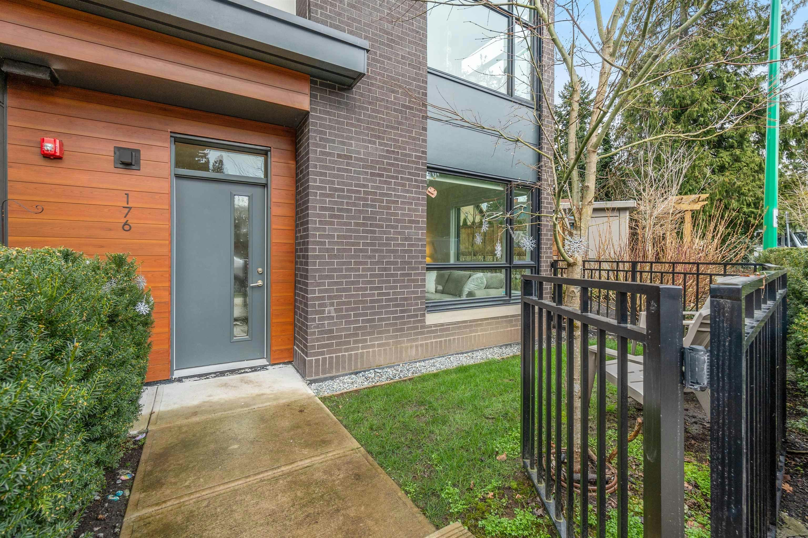 176-2035 Glenaire Drive, North Vancouver, BC, V7P 1Y2