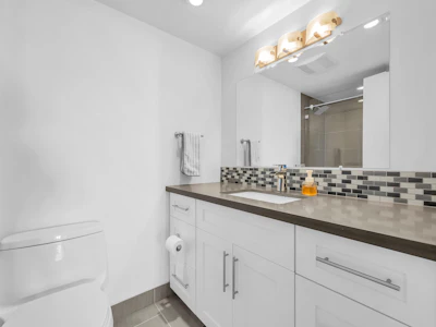 1206-4160 Sardis Street - 5