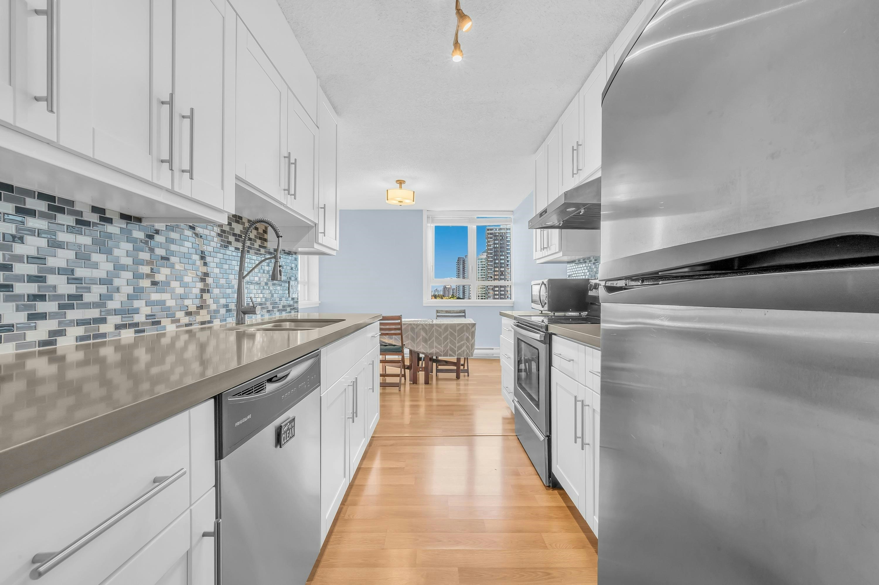 1206-4160 Sardis Street, Burnaby, BC, V5H 1K2 - 6