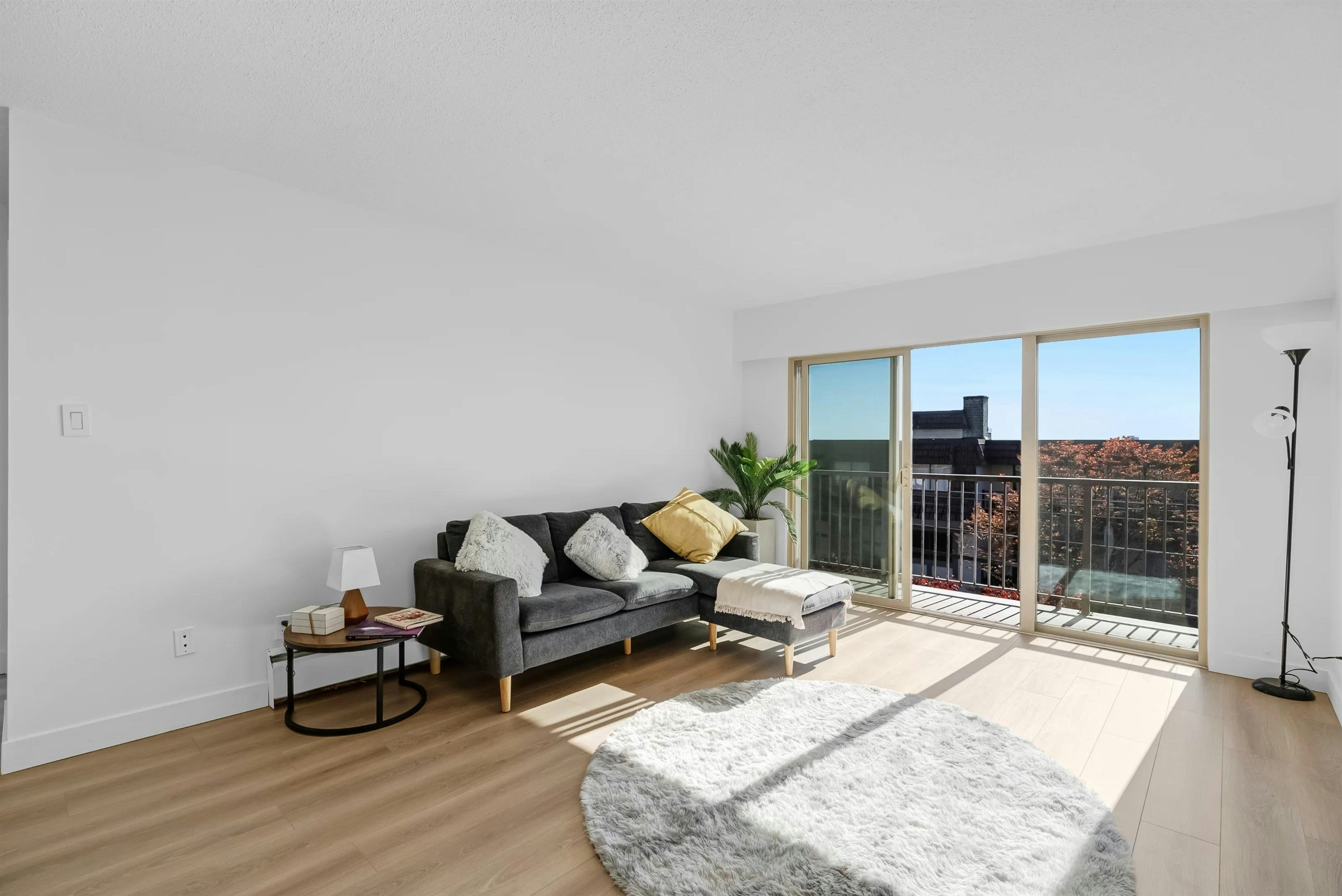 201-225 W 3rd Street - 2