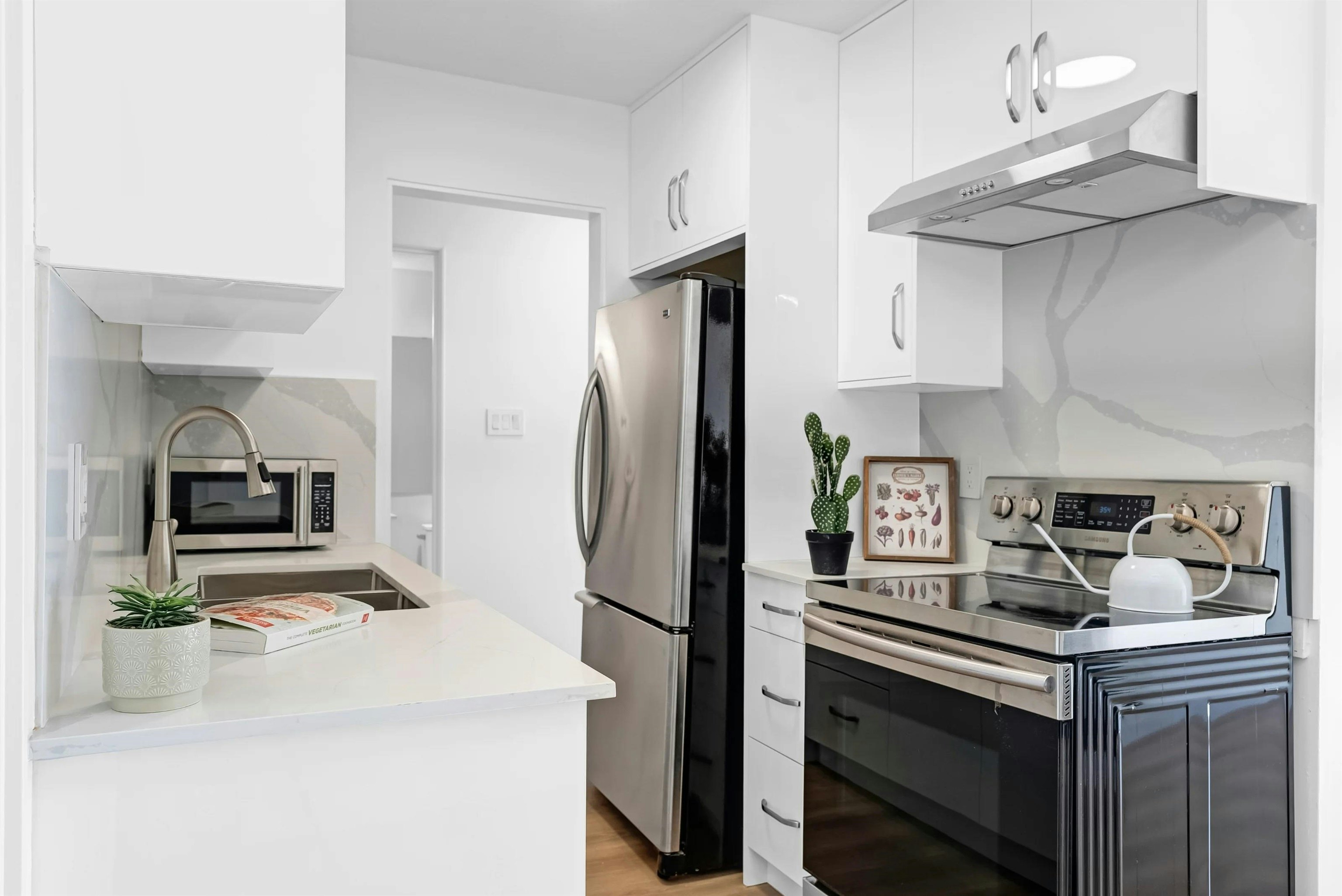 201-225 W 3rd Street - 3