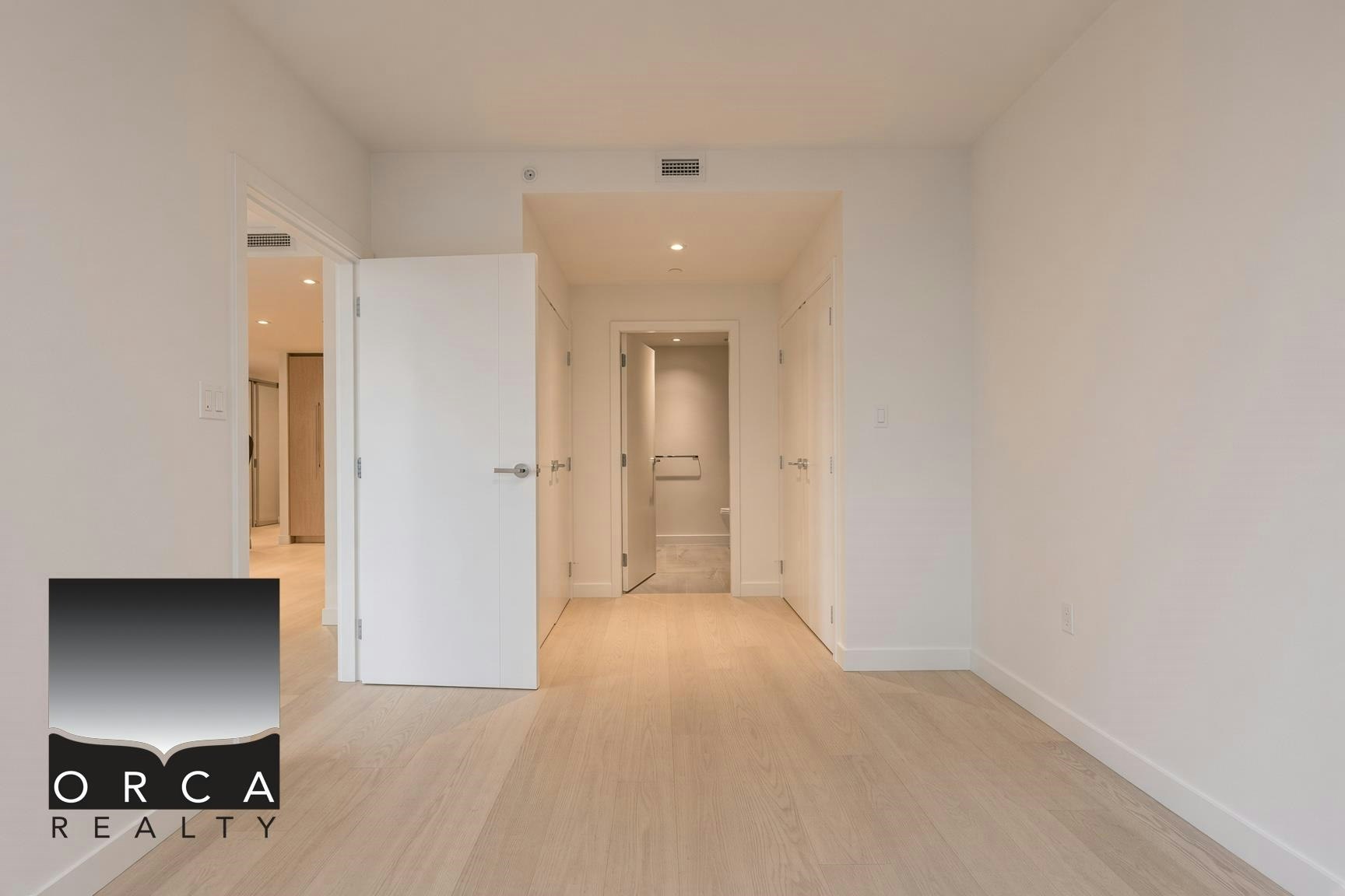 201-777 Harbour Way, North Vancouver, BC, V7P 0G2 - 11